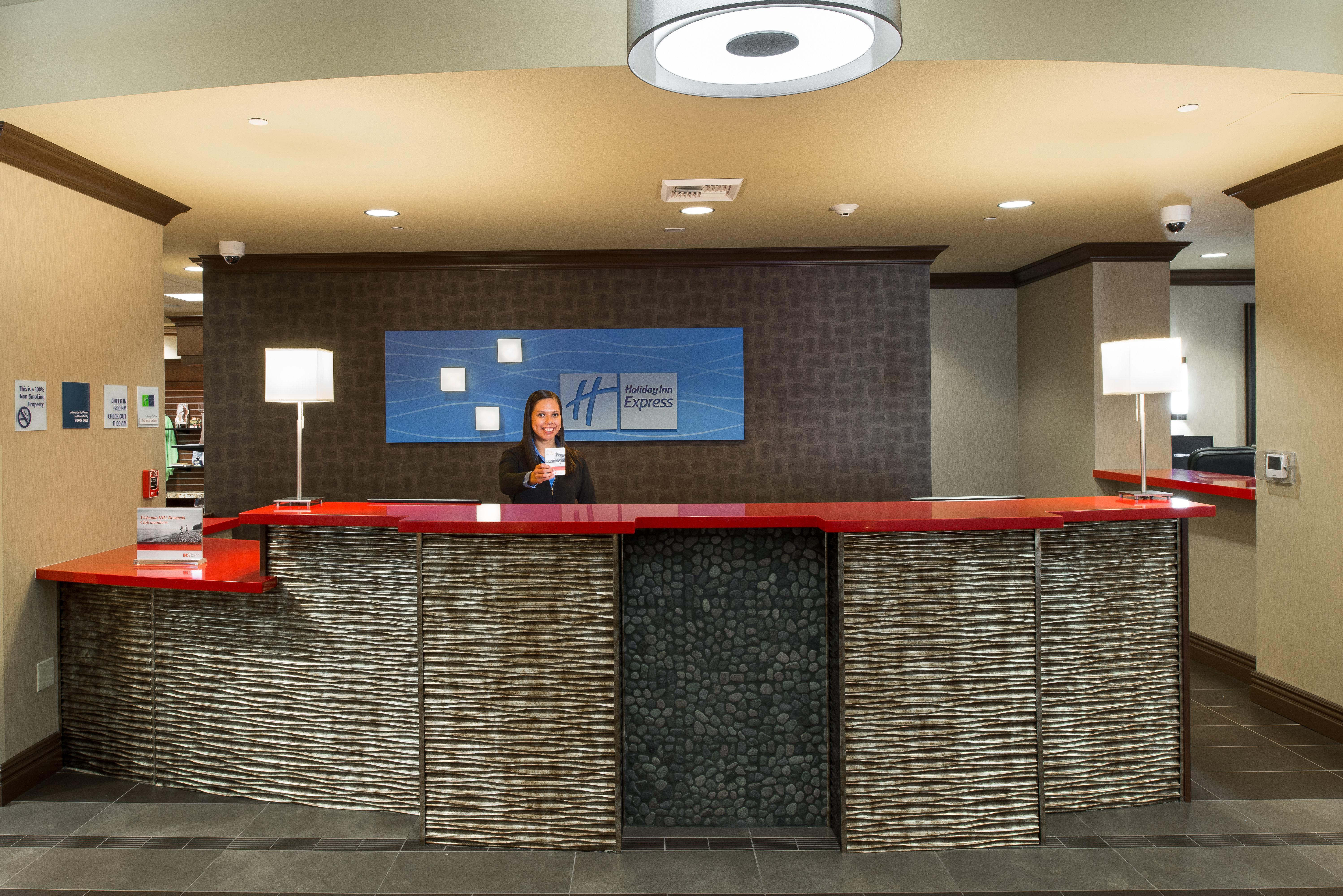 Holiday Inn Express Redwood National Park By Ihg Кламат Екстериор снимка