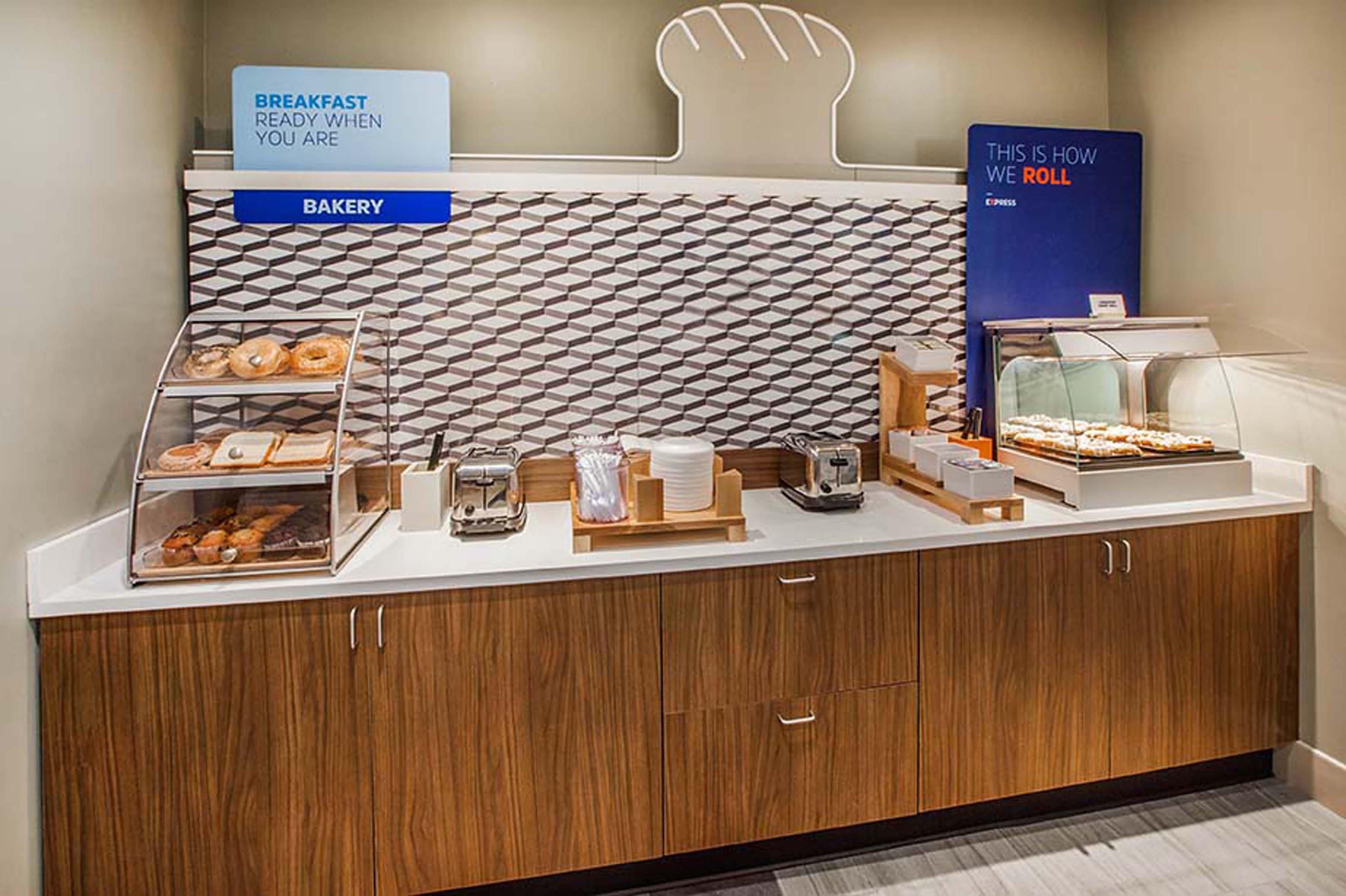 Holiday Inn Express Redwood National Park By Ihg Кламат Екстериор снимка