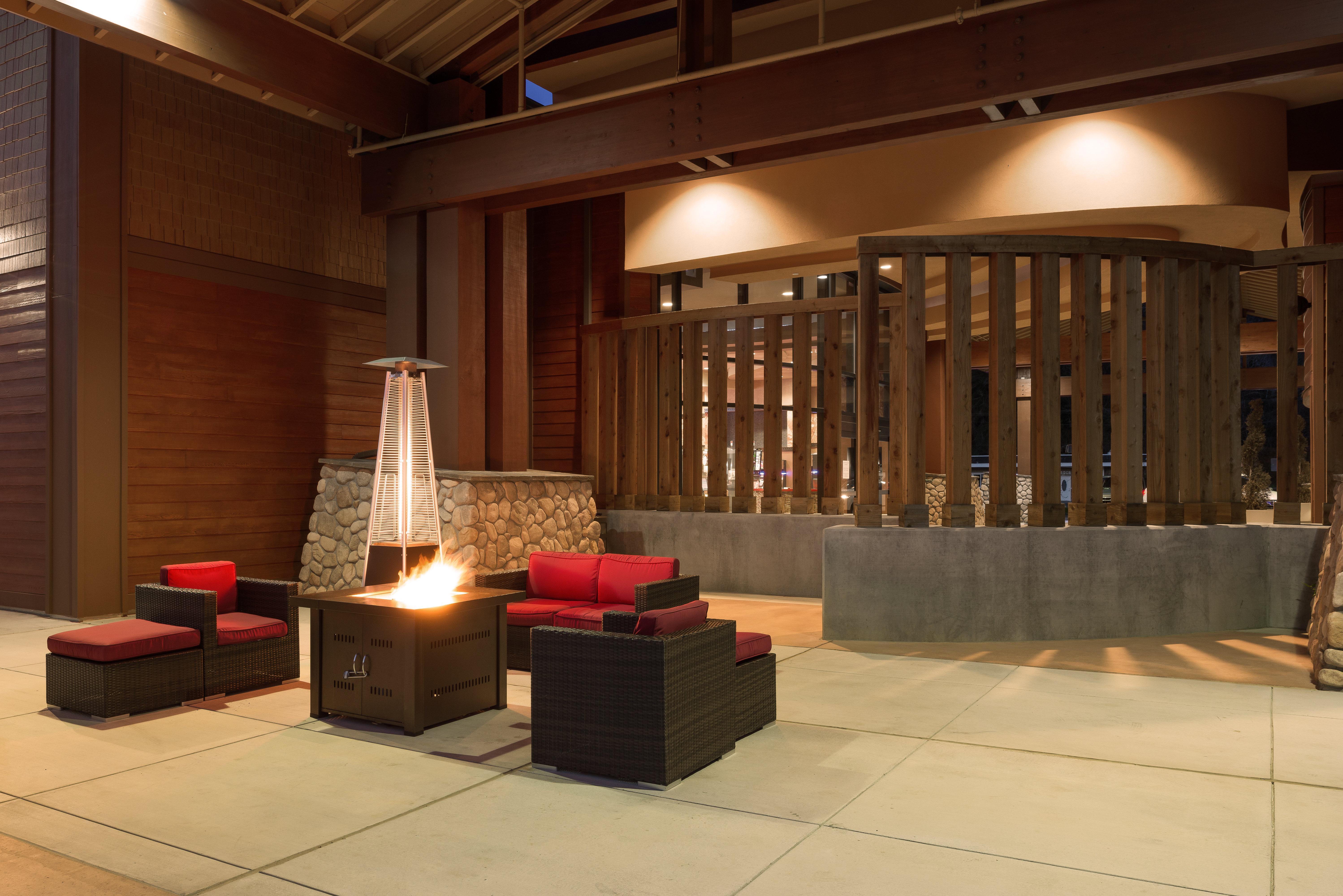 Holiday Inn Express Redwood National Park By Ihg Кламат Екстериор снимка