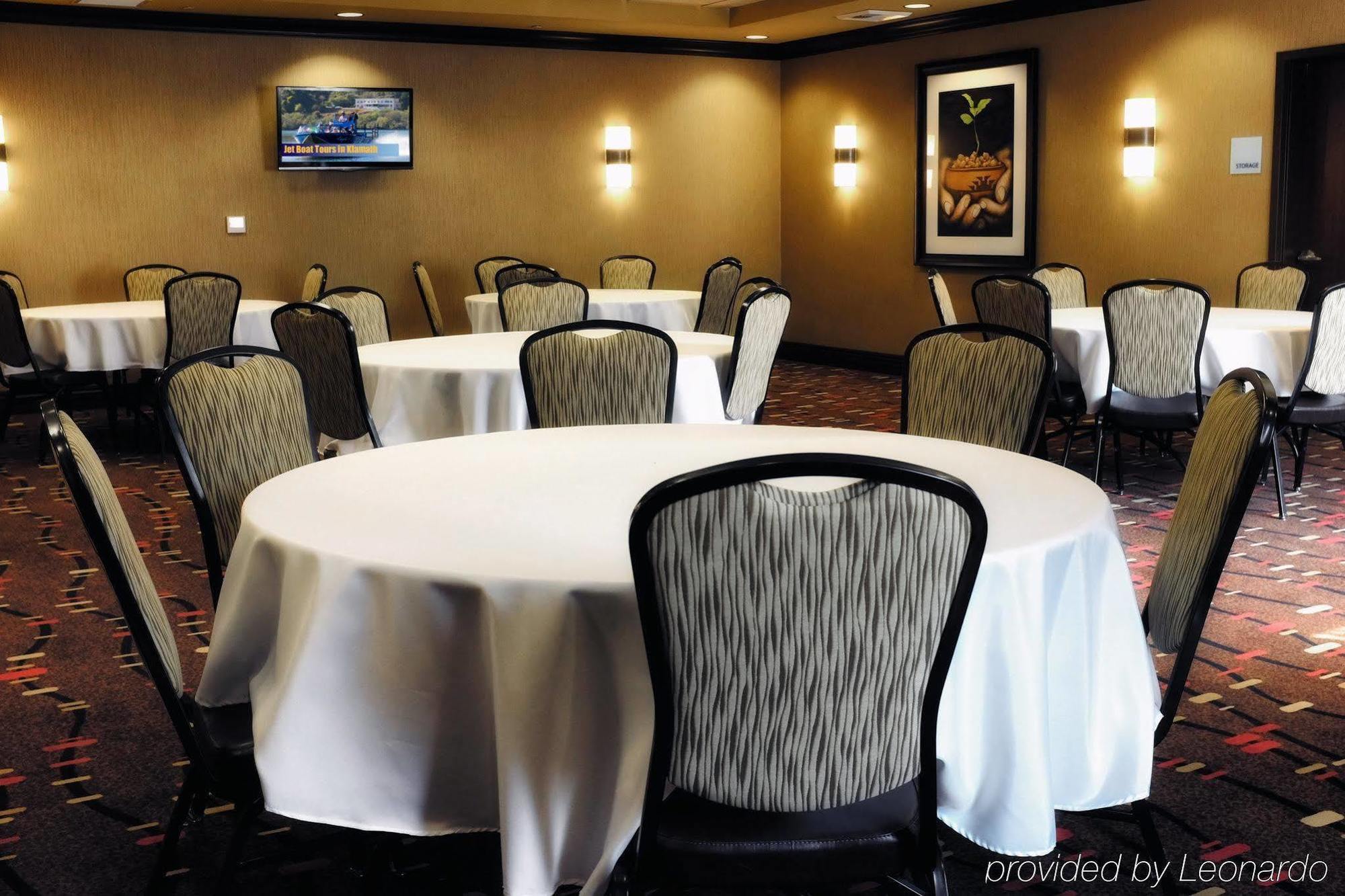 Holiday Inn Express Redwood National Park By Ihg Кламат Екстериор снимка